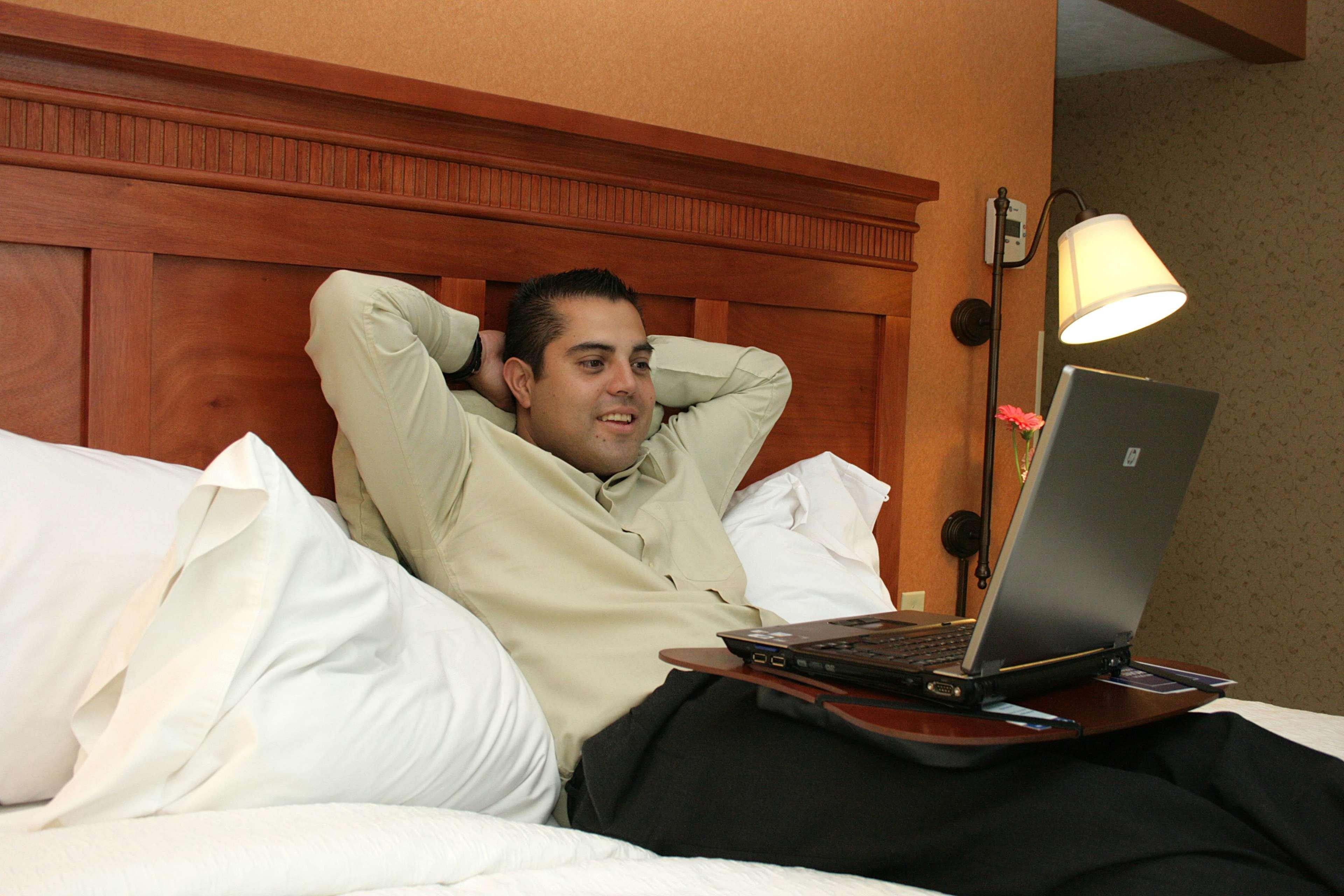 Hampton Inn By Hilton Guadalajara-Aeropuerto Las Pintas Room photo